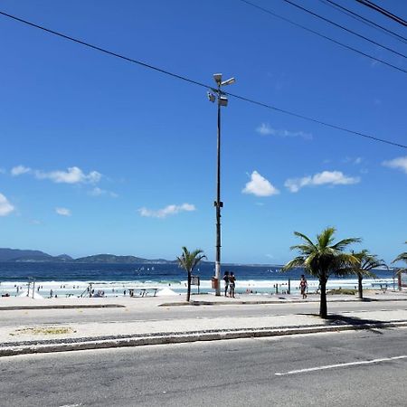 Localizacao Imbativel! A 98M Da Praia Do Forte Com Conforto, Ar-Condicionado E Estacionamento! Cabo Frio Zewnętrze zdjęcie